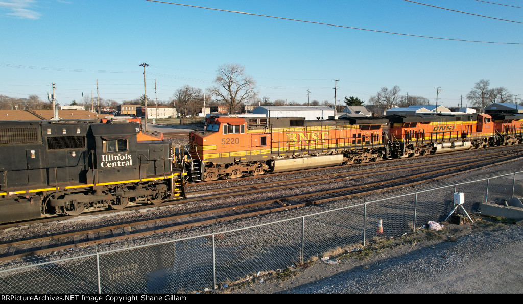 BNSF 5220 Roster shot